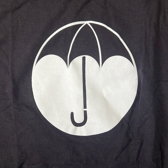 Umbrella Academy t-shirt | size XS - Picture 4 of 4